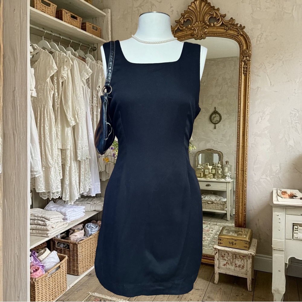 GAP Black Sleveeless Rayon Mini Dress